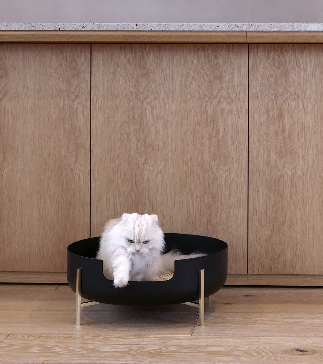 Une forme ronde dérivée des habitudes des chats.
 Vous pouvez régler la hauteur et l'utiliser toute votre vie.